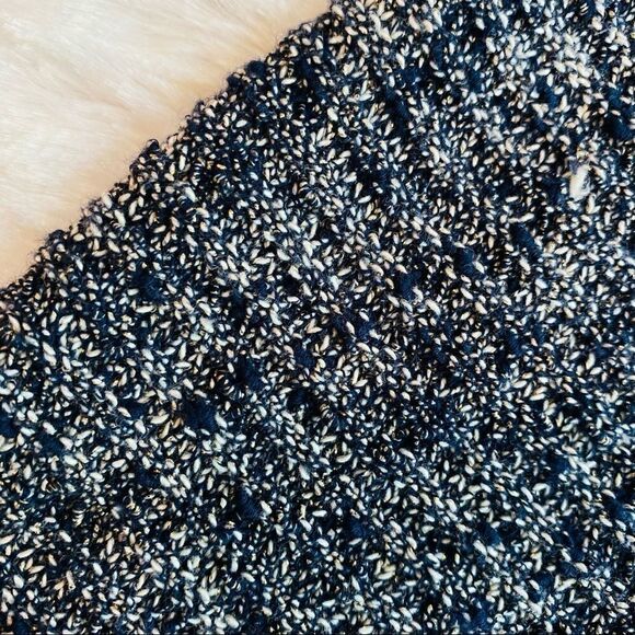 Chico’s 3/4 length metallic SZ 3 sleeve sweater - Picture 2 of 10